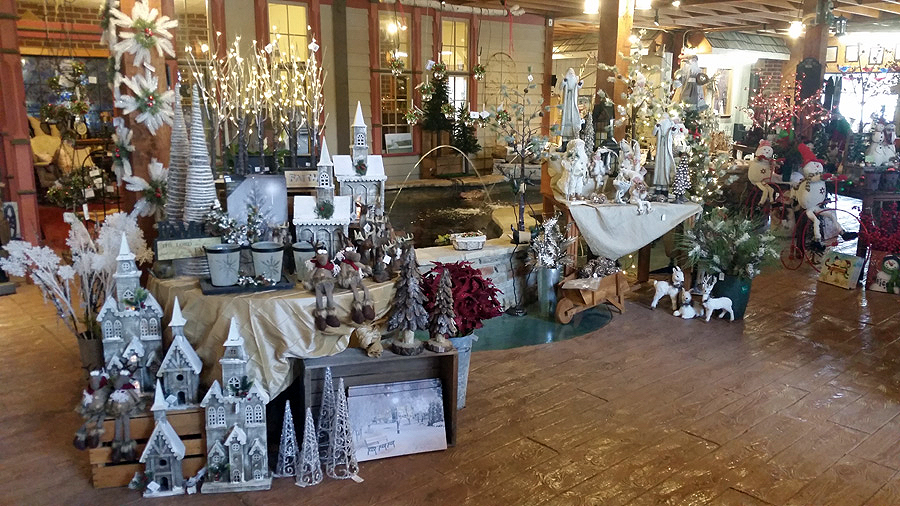 The Holiday Decoration Pros at The Landscape Connection in Rockford, Illinois
